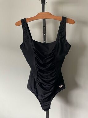 Speedo Ruched Slimming One Piece Swimsuit Swim Swimming Bathing Suit Size 10